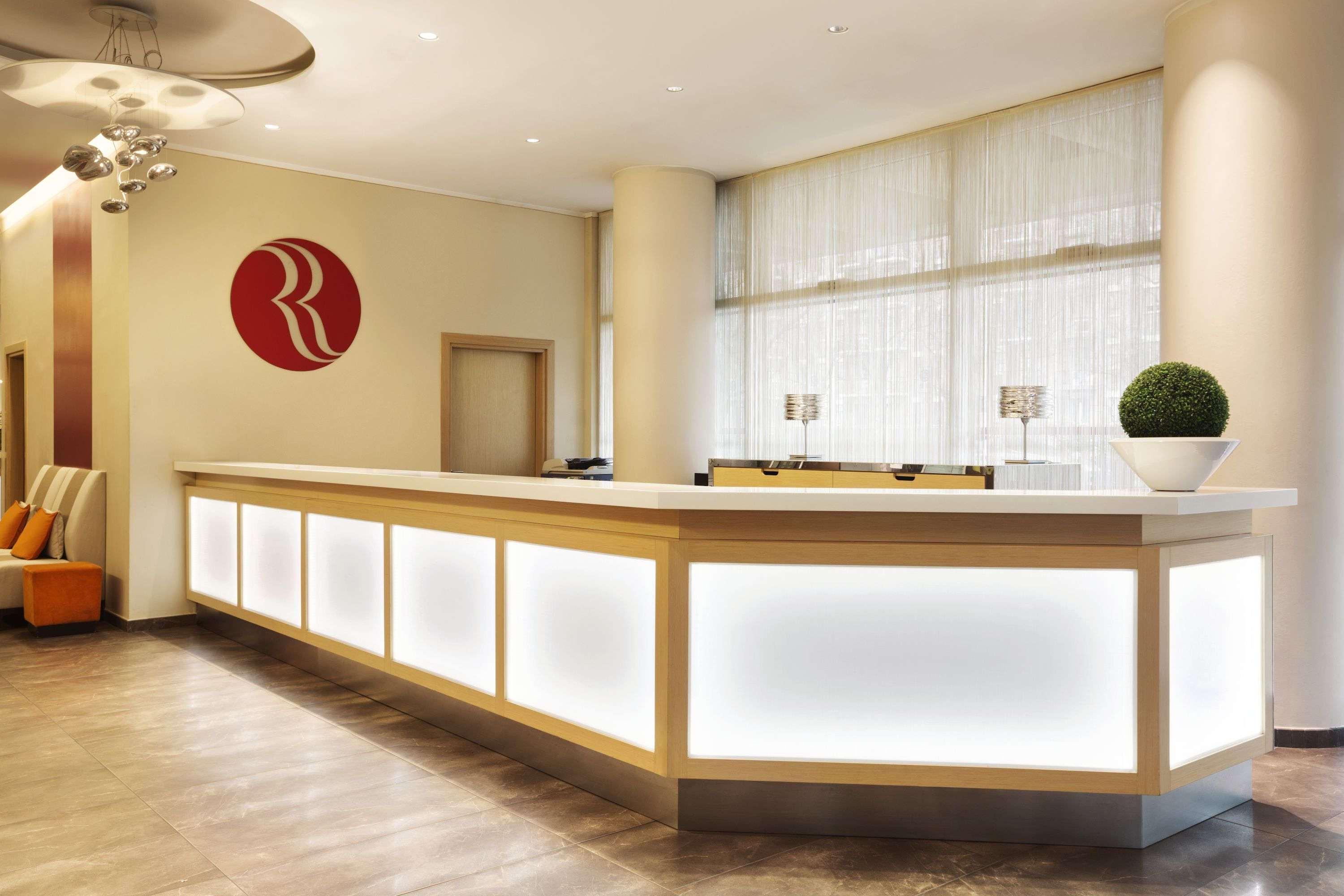 Ramada Plaza Milano Hotel Exterior photo