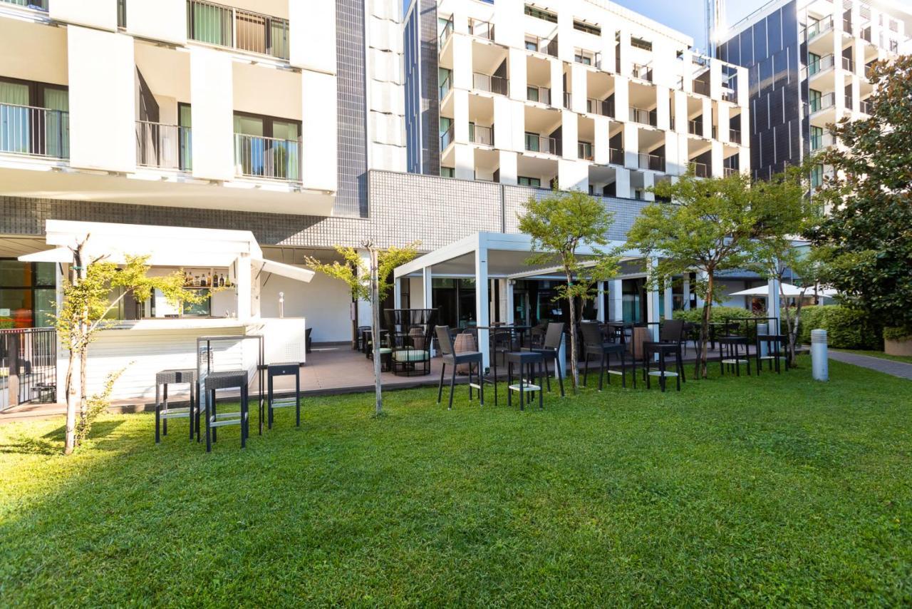 Ramada Plaza Milano Hotel Exterior photo